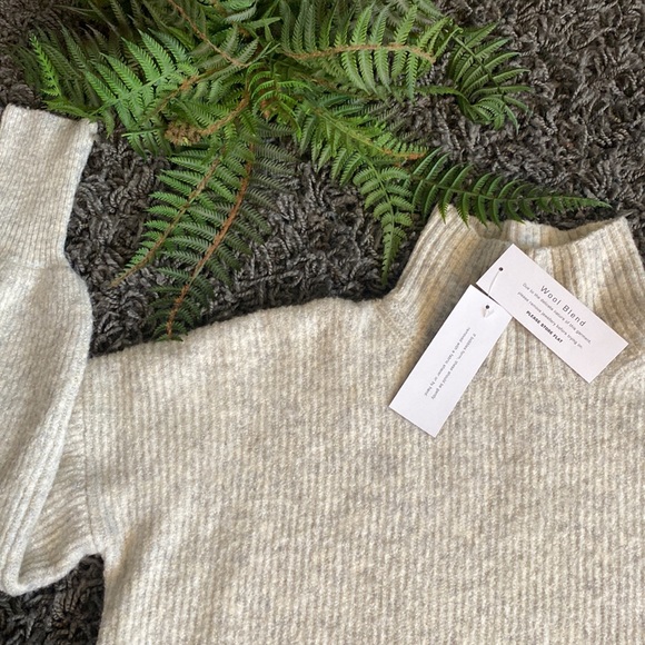 NWT French Connection Sweater - Picture 4 of 6